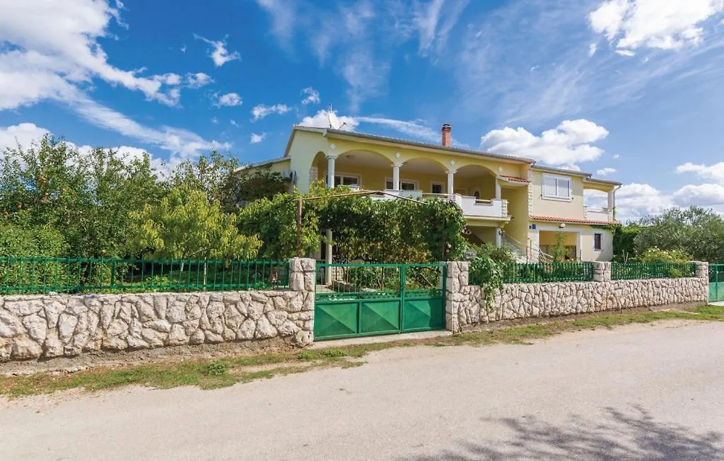 Apartments Mario Biograd Na Moru